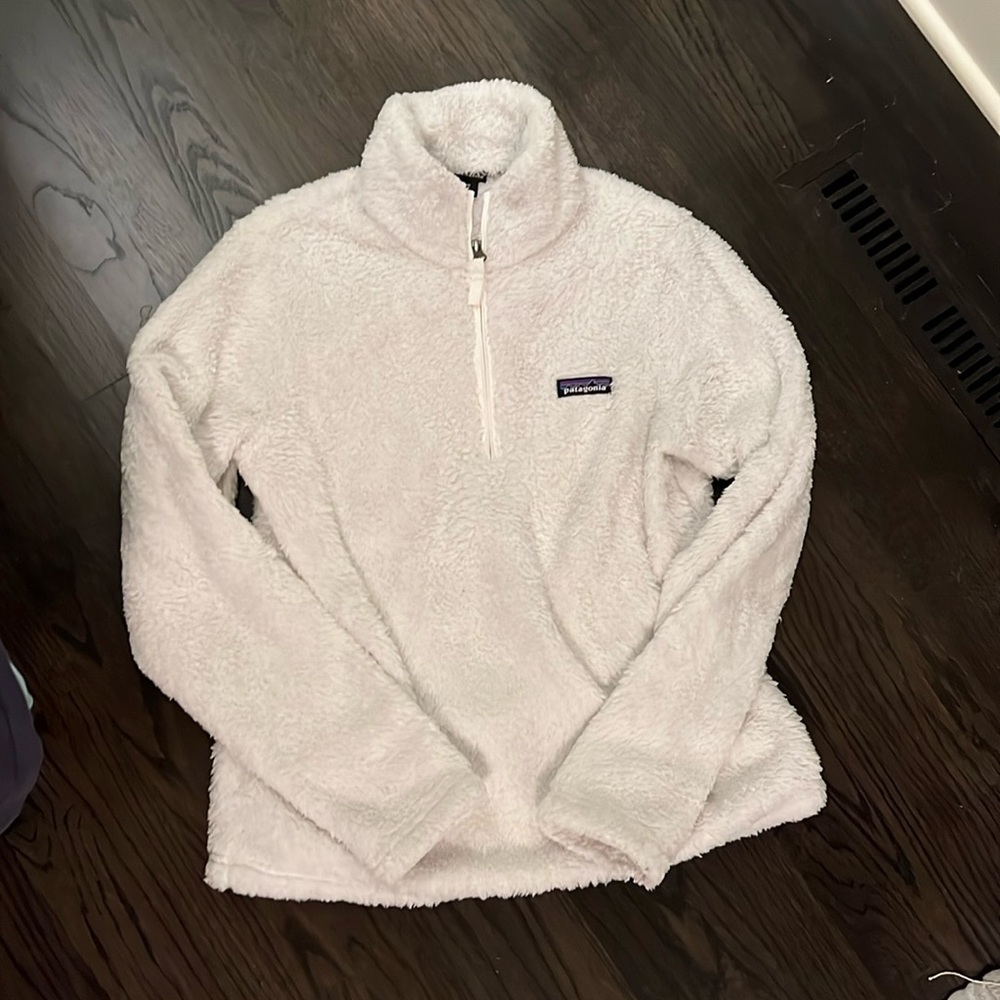 Patagonia fluffy white quarter zip
